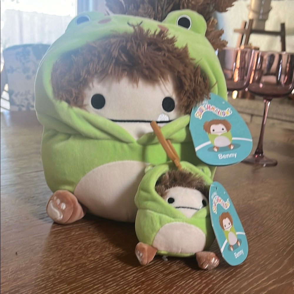 Squishmallows Benny the Bigfoot Plush Set